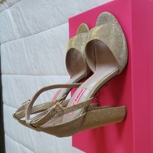 Betsey Johnson Laryn Gold Ankle Strap Sandal Pumps